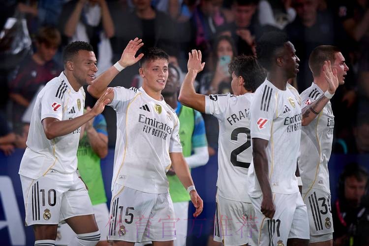 记者:皇马应在西甲尽快确立优势 以便欧冠做调整 记者:皇马应在西甲尽快确立优势 以便欧冠做调整