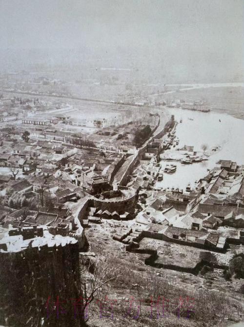 打吡战严防银河舰队 马体会细守城池